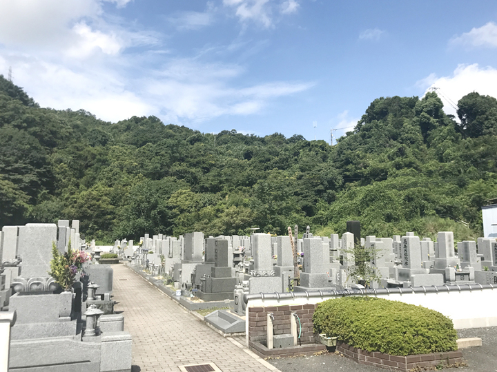 己斐城山墓苑の外観