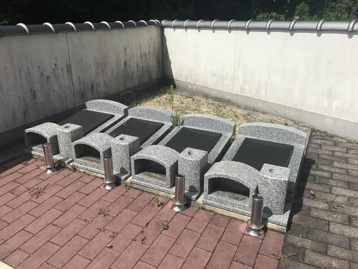 己斐城山墓苑の墓石の形が限定された区画