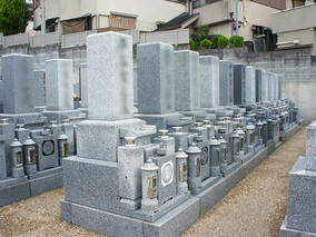 川西サンライズドリーム萩霊園の墓　通常区画全体