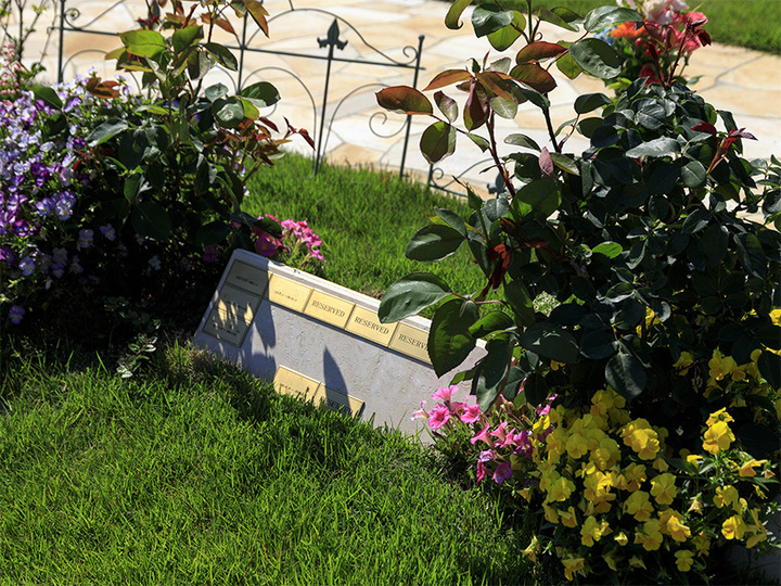 ふれあいの杜　天空の樹木葬プレート
