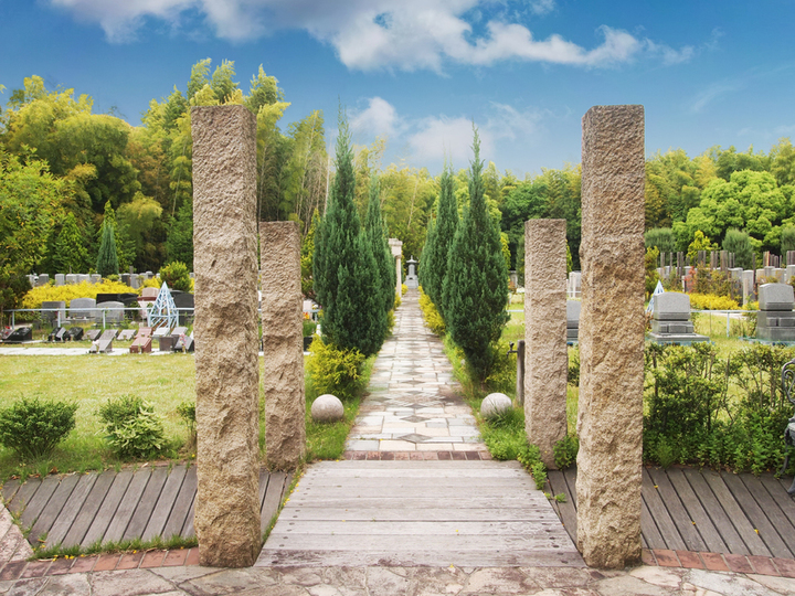 イーガーデン東山の入り口