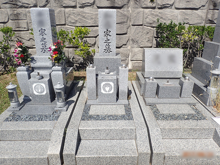 五月山緑地霊園の墓石の形が限定された区画