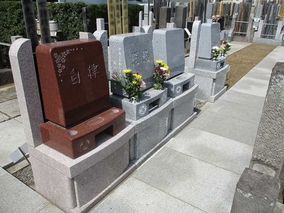 新宿・若松墓地 光照墓苑の外観