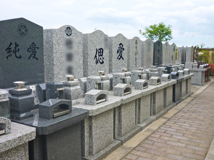 ふれあい聖地霊園の墓石の形が限定された区画