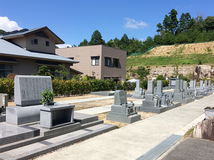 正修寺霊苑の外観