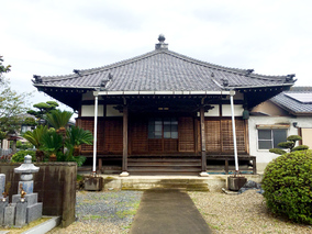 覚王院墓苑の本堂