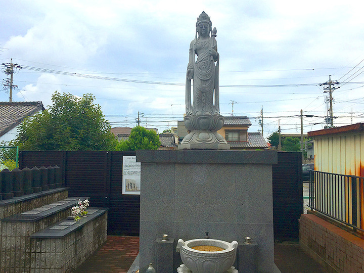 成道寺才仙町墓地の永代供養　永代供養墓全体写真