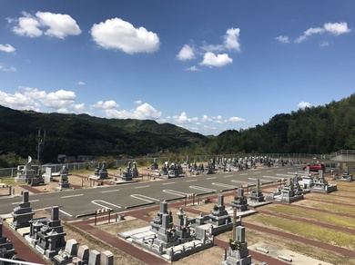 春日霊苑の外観