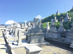 朝日町営　宮崎墓地の全体写真