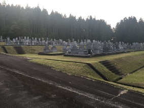 富山市営　大山墓地公園の外観