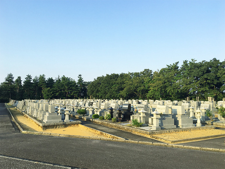 富山市営　大沢野墓地公園の外観