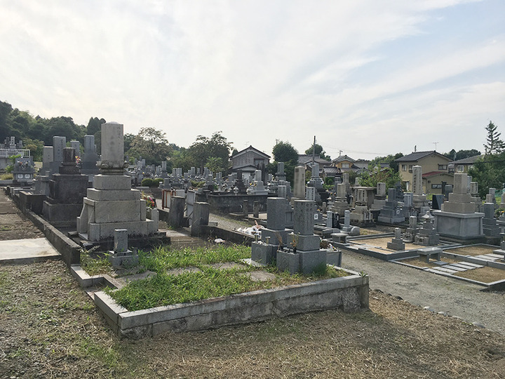 富山市営　北代墓地の墓　通常区画全体