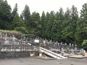 越前市営　佐山鹿ノ楽墓園の外観