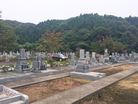鉾ヶ崎墓地公園　しらゆりの杜の外観