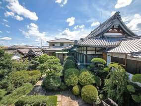 聞法寺の全体写真