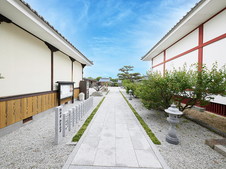 極楽寺の全体写真