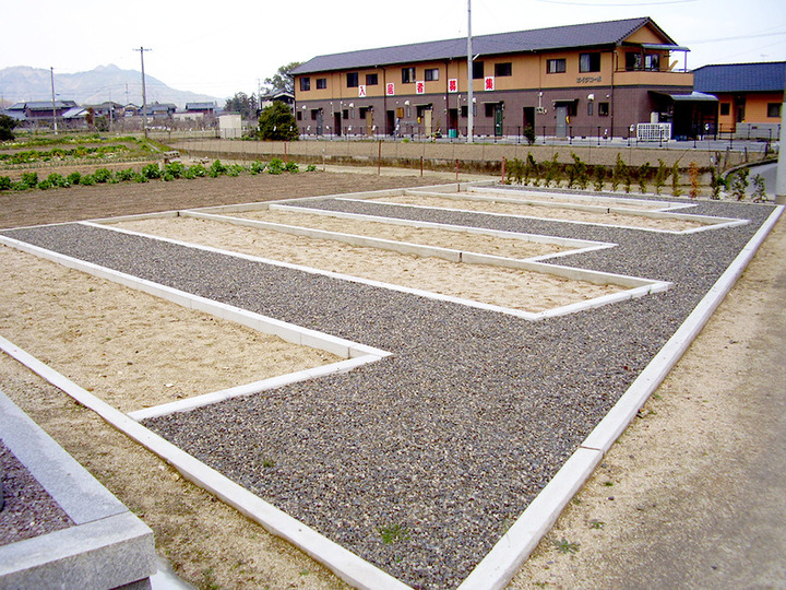 長覚寺　西方苑墓地の墓　通常区画全体