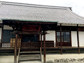 宝塔寺墓苑の本堂