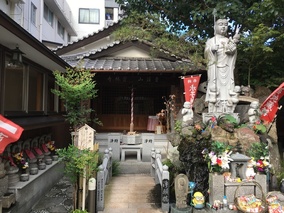 宝林寺墓苑の本堂