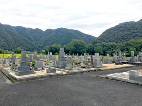 和気町営　塩田墓地の外観