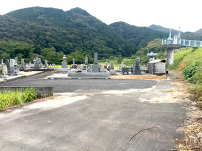 和気町営　塩田墓地の入り口