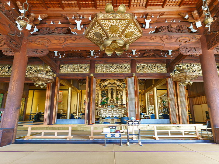 平和公園　慶栄寺墓地の本堂