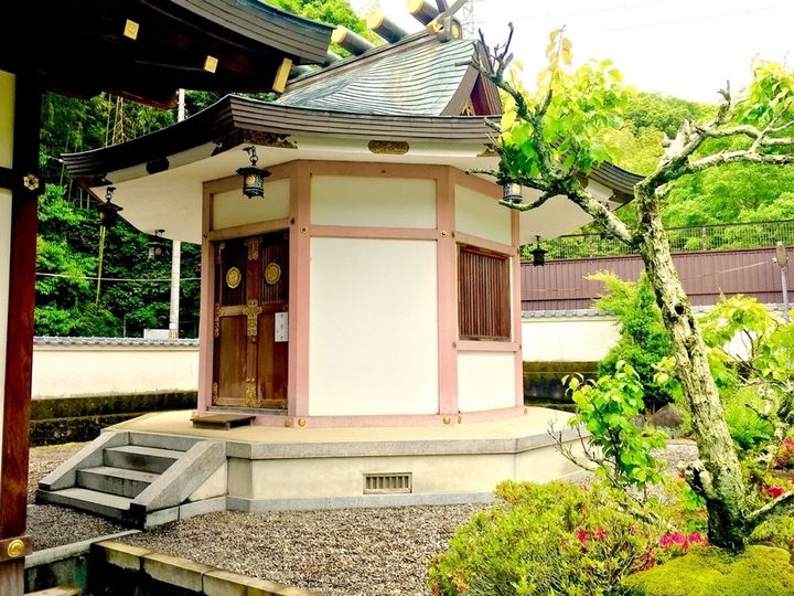 高天原本宮の納骨堂　納骨施設全体