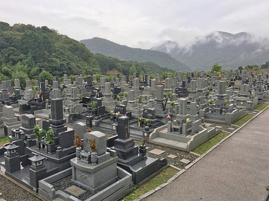 下関市営　下関中央霊園の外観