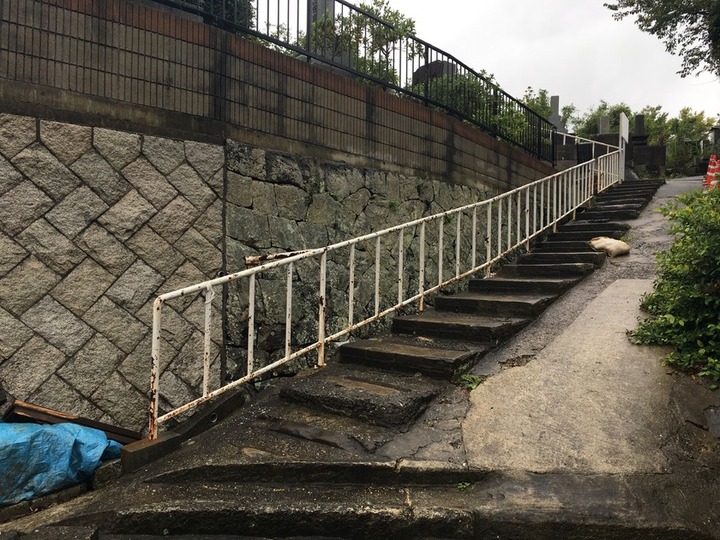 下関市営　東部墓地の入り口