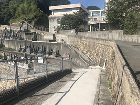 呉市営　古江墓地の入り口