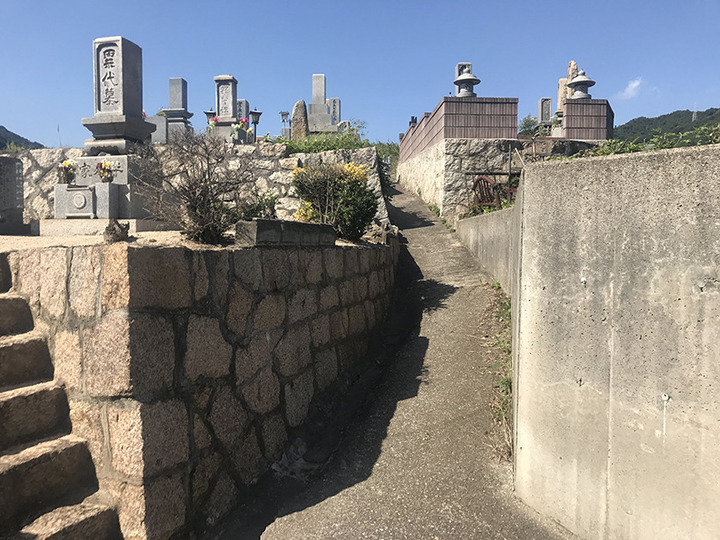 呉市営　江原墓地の入り口