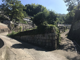 呉市営　室瀬墓地の入り口