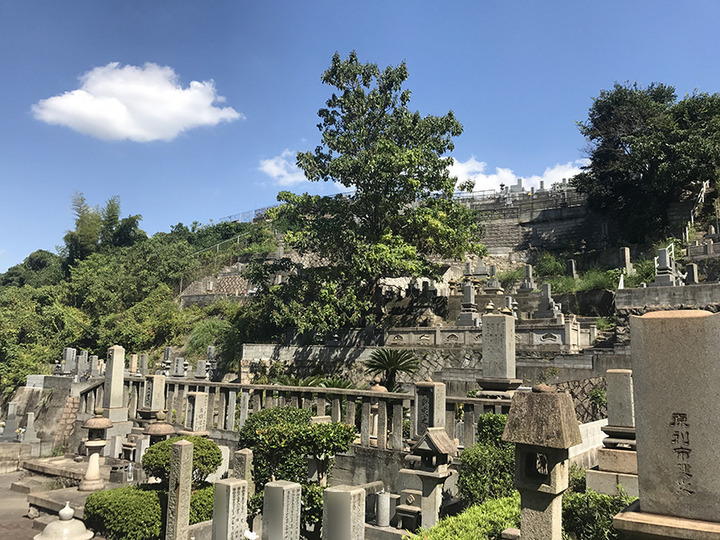呉市営　室瀬墓地の墓　通常区画全体