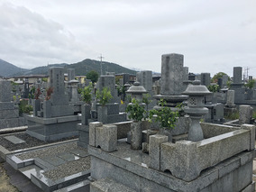 防府市営　中河原墓地の墓　通常区画全体