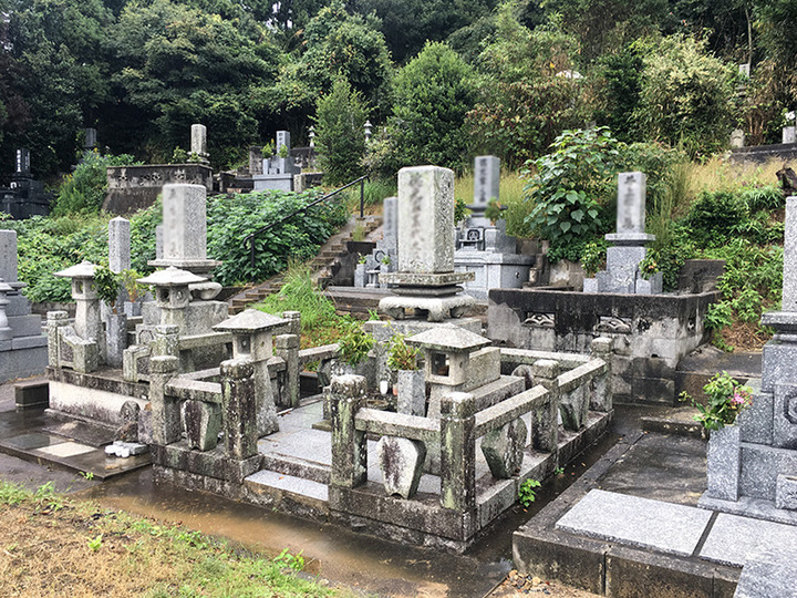 防府市営　岡山墓地の墓　通常区画全体