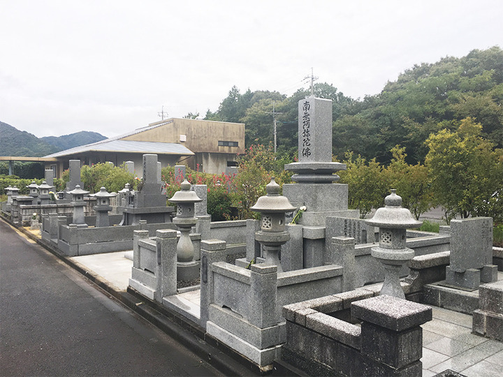 萩市営　平野墓地の墓　通常区画全体
