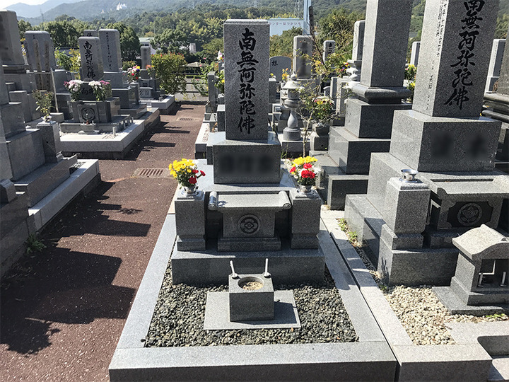 廿日市市営　霊峯墓苑の墓石の形が限定された区画