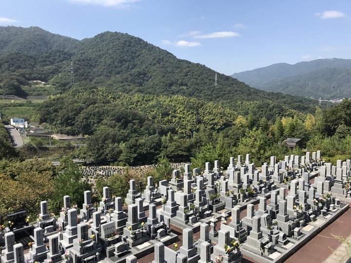 美しい瀬戸内 広島市 廿日市が見渡せます♪ 未使用 ディスカウント 墓地 墓所 霊苑 ユーアイベルモニーで購入 購入価格1,005,000円を半額以下の 50万円出品