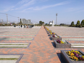 駅前霊園美南の外観