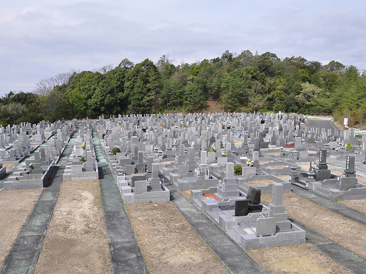 南山やすらぎ霊園の墓　通常区画全体