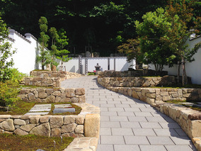 東山霊園の入り口