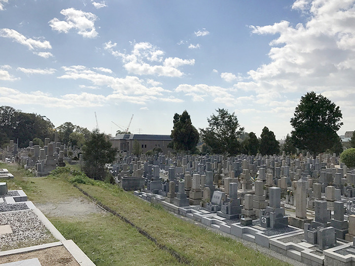 西宮市営　満池谷墓地の全体写真