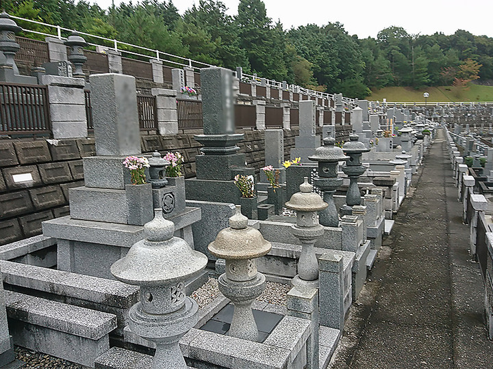 益田墓地公園の墓　通常区画全体