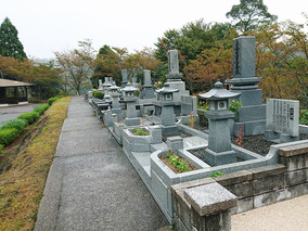 益田市営　笹倉墓地公園の墓　通常区画全体
