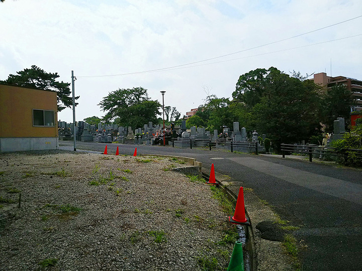 北九州市立　十三塚霊園の入り口