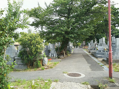 北九州市立　十三塚霊園の外観