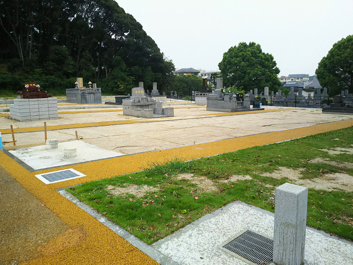 福岡市立　平尾霊園の入り口