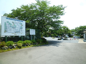 八王子萩霊園の入り口