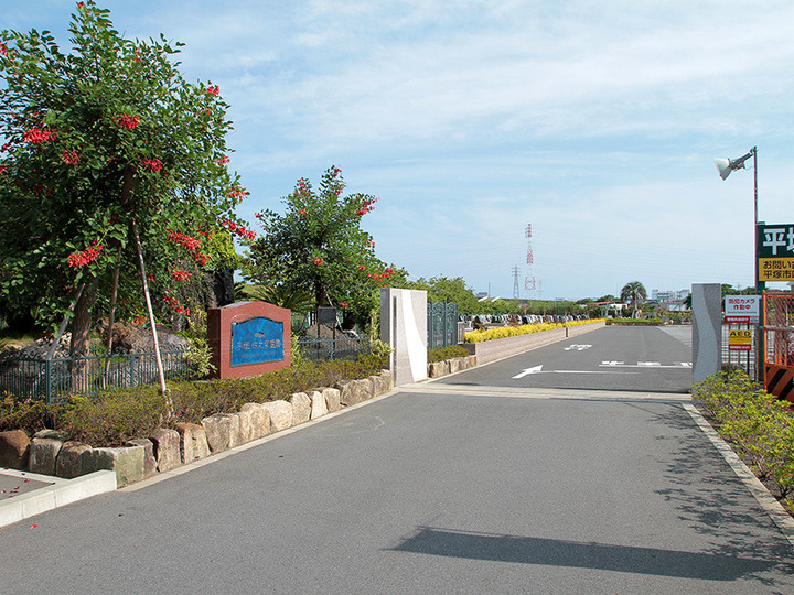 平塚四之宮霊園の入り口