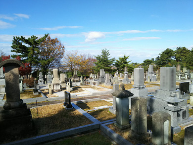 金沢市営　野田山墓地の外観